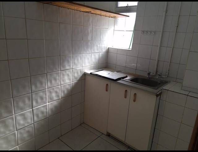 BEDROOM APARTMENT TO LET IN ESPLANADE